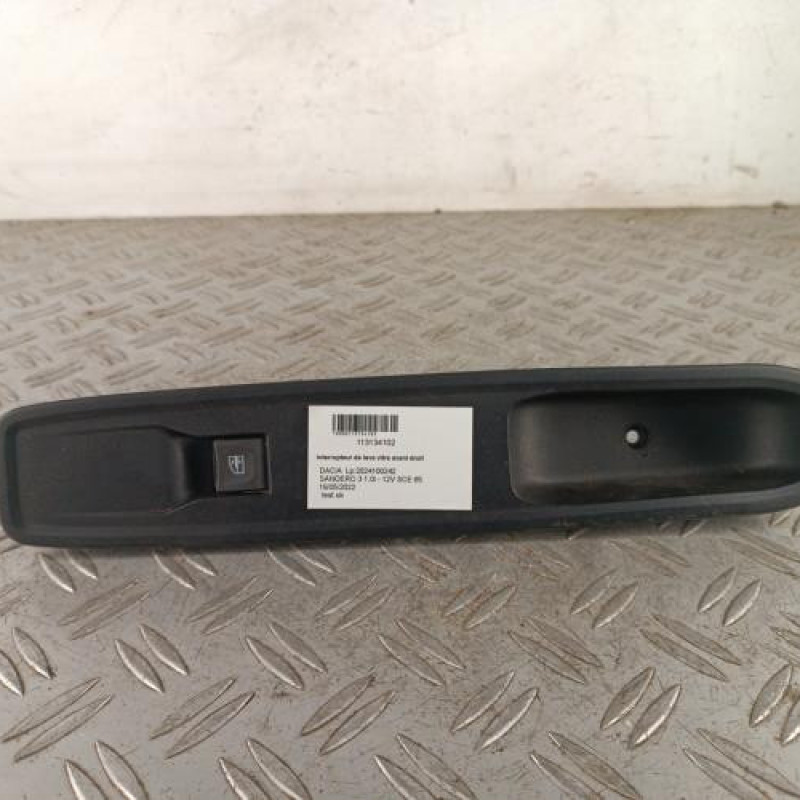 Interrupteur de leve vitre avant droit DACIA SANDERO 3