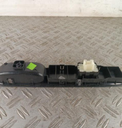 Interrupteur de leve vitre avant droit DACIA SANDERO 3