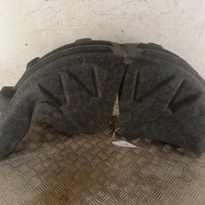 Pare boue arriere gauche RENAULT MEGANE 4