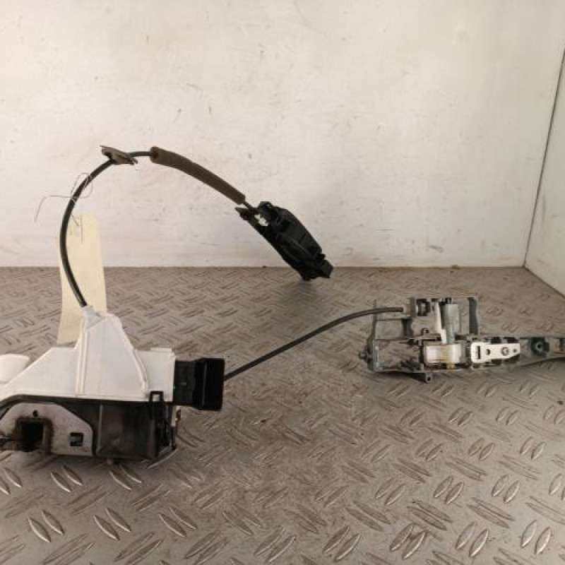 Serrure avant gauche CITROEN C3 2 Serrure avant gauche CITROEN C3 2