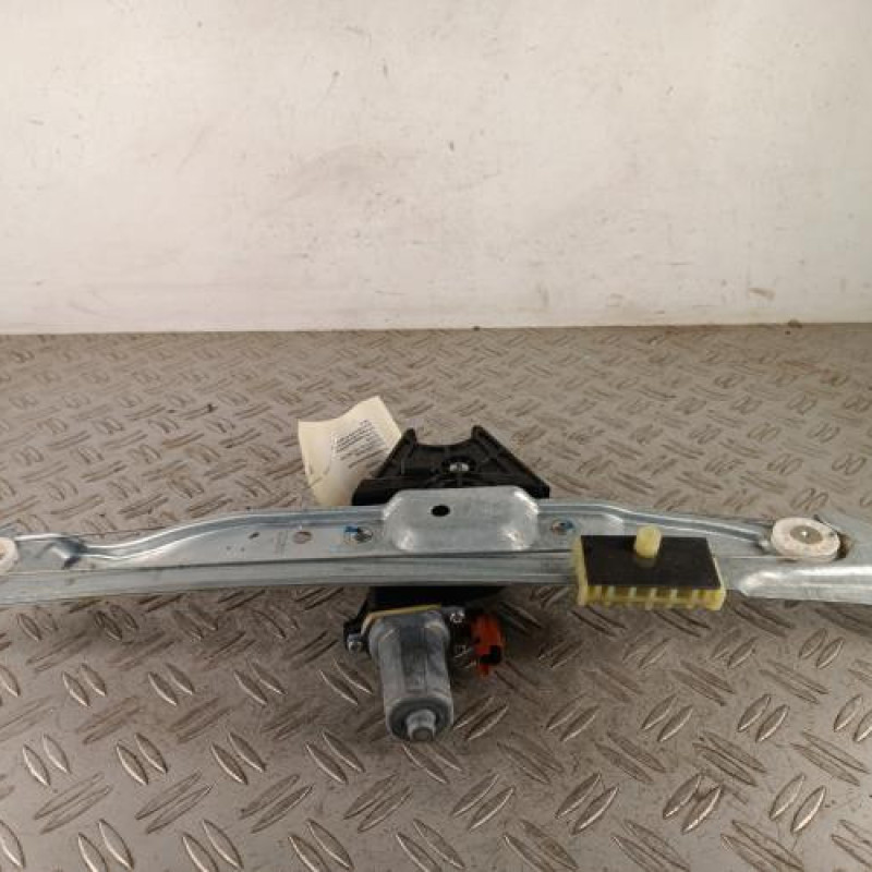 Leve vitre electrique arriere droit DACIA SANDERO 3