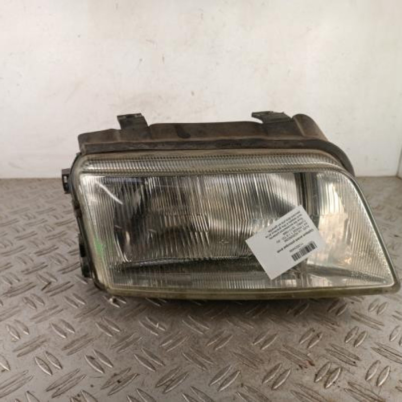 Optique avant principal droit (feux)(phare) AUDI A4 1