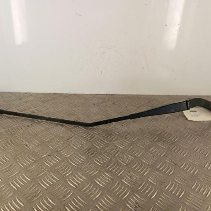Bras essuie glace avant droit NISSAN NV300