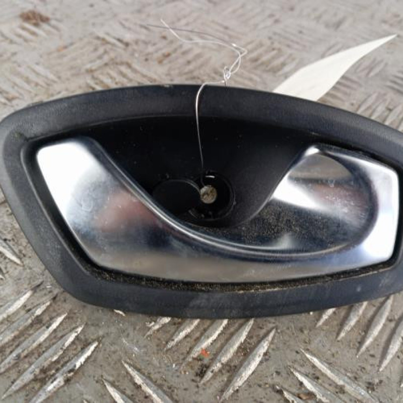 Poignee interieur avant droit NISSAN NV300