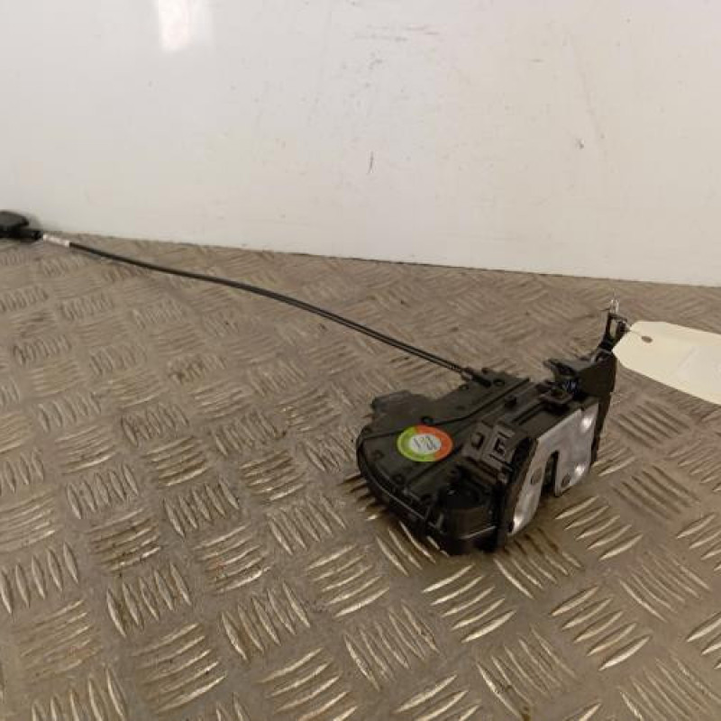 Serrure avant droit NISSAN NV300 Serrure avant droit NISSAN NV300