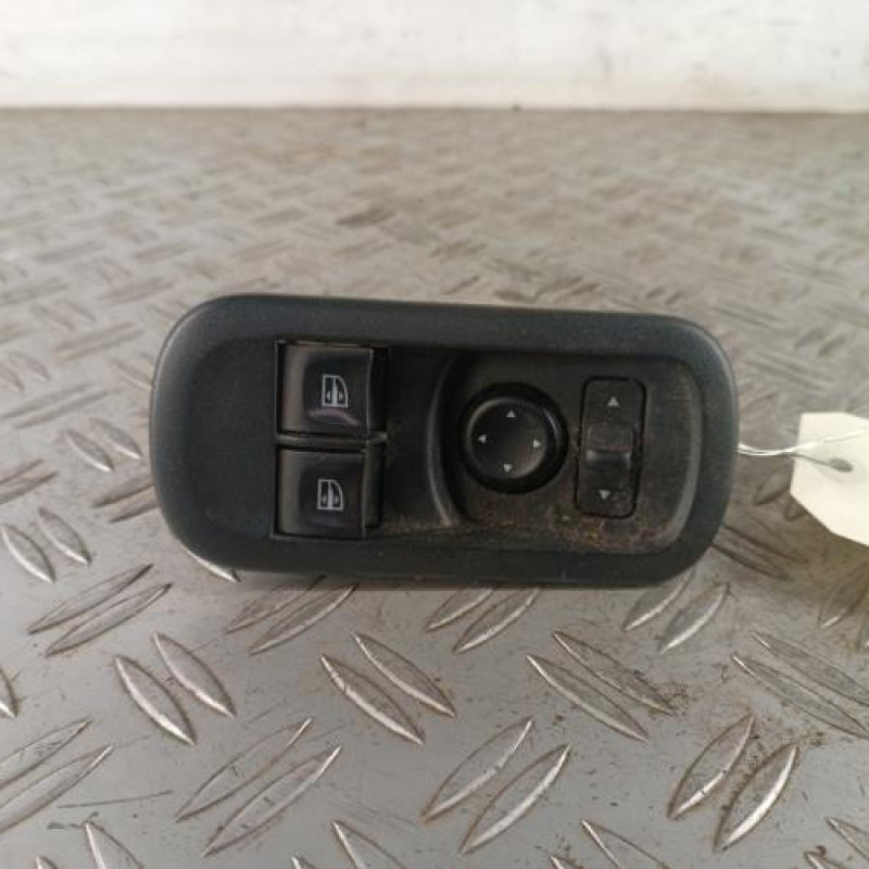 Interrupteur de leve vitre avant gauche RENAULT MASTER 3