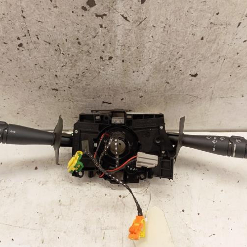 Com (Bloc Contacteur Tournant+Commodo Essuie Glace+Commodo Phare) RENAULT CLIO 2