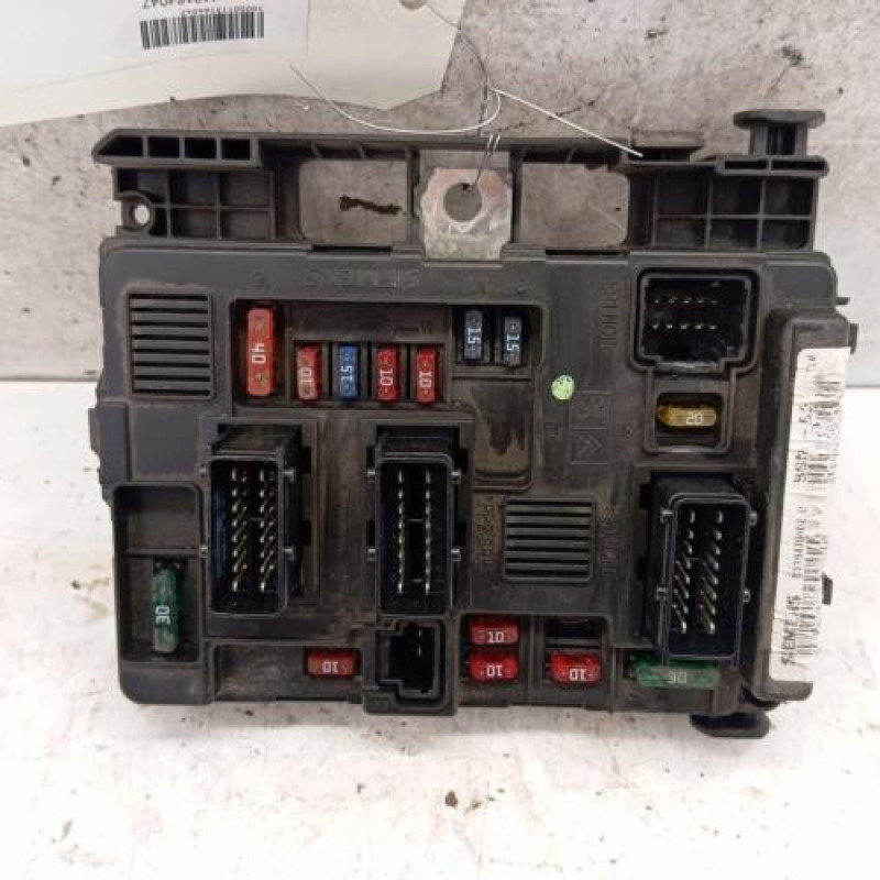 Boitier servitude moteur (BSM) PEUGEOT 206 Boitier servitude moteur (BSM) PEUGEOT 206