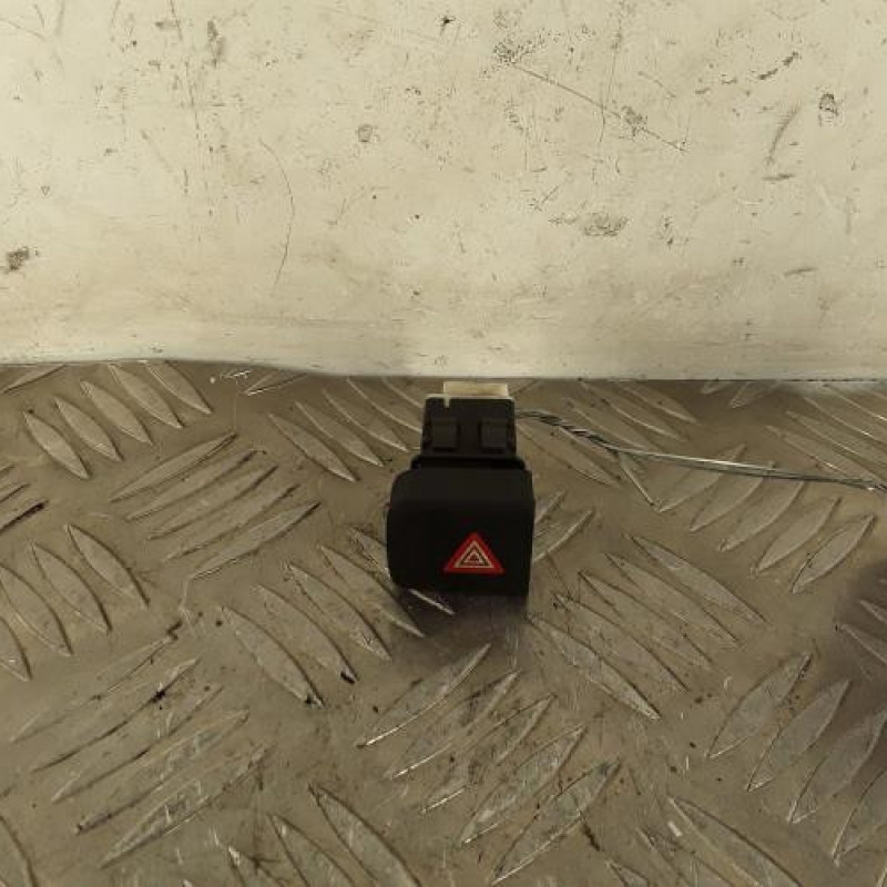 Bouton de warning PEUGEOT PARTNER 3