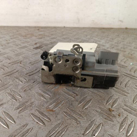 Serrure avant droit PEUGEOT 206+