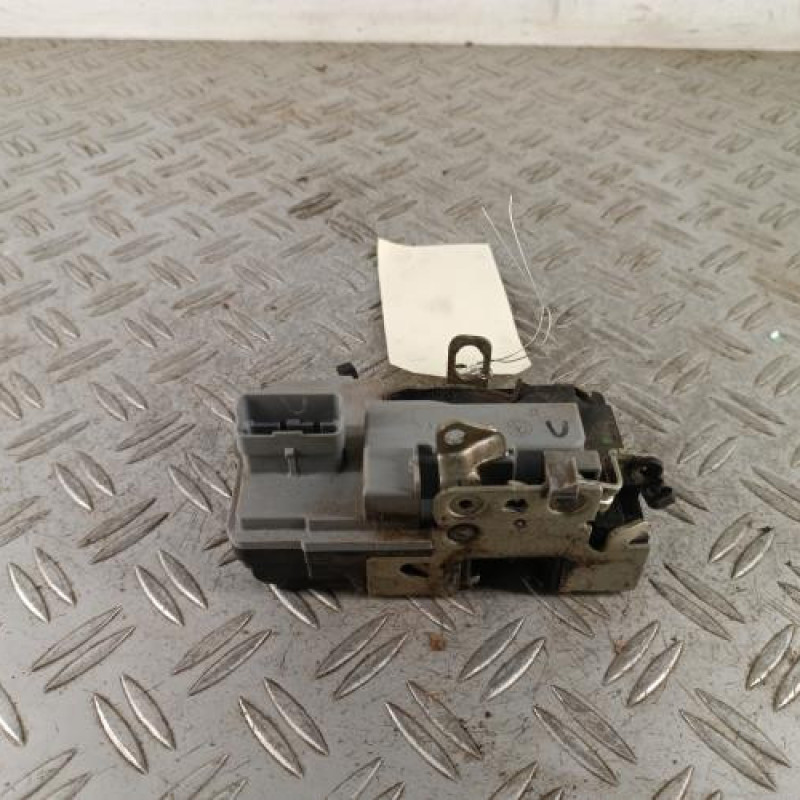 Serrure avant gauche PEUGEOT 206+ Serrure avant gauche PEUGEOT 206+