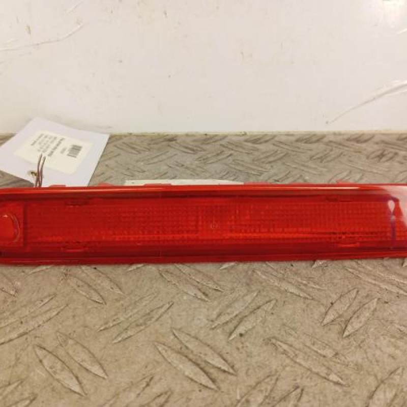 Feu arriere stop central MERCEDES CITAN 1 415 Feu arriere stop central MERCEDES CITAN 1 415
