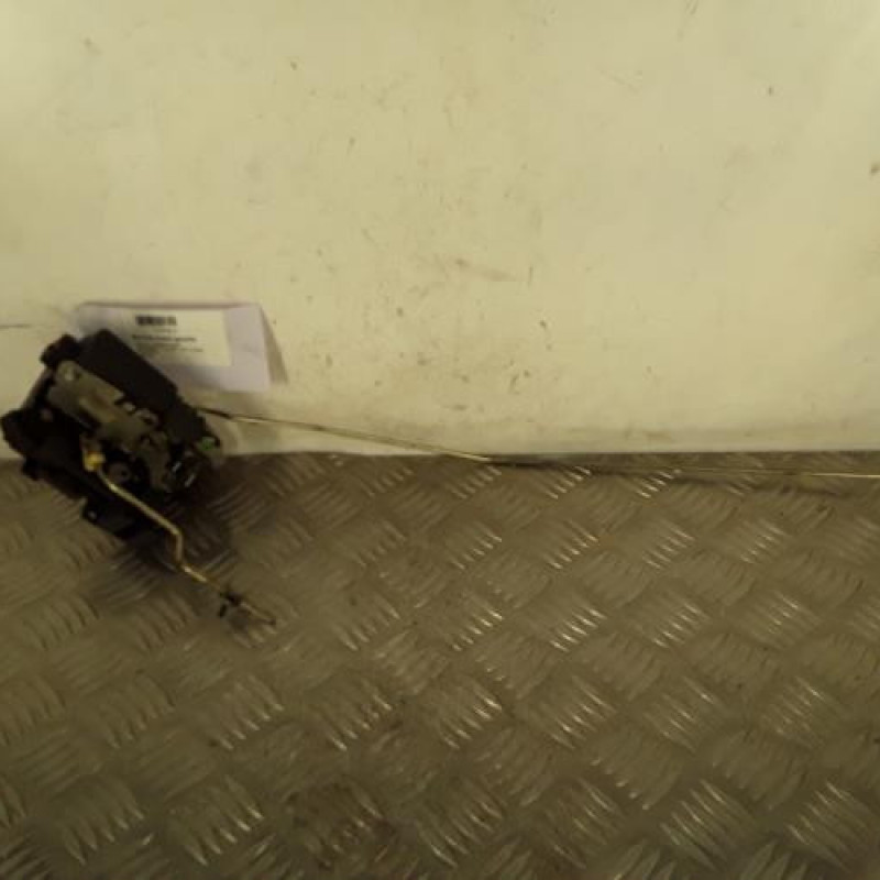 Serrure avant gauche DACIA SANDERO 1