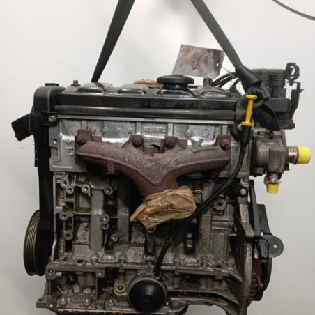 Moteur CITROEN SAXO Photo n°1