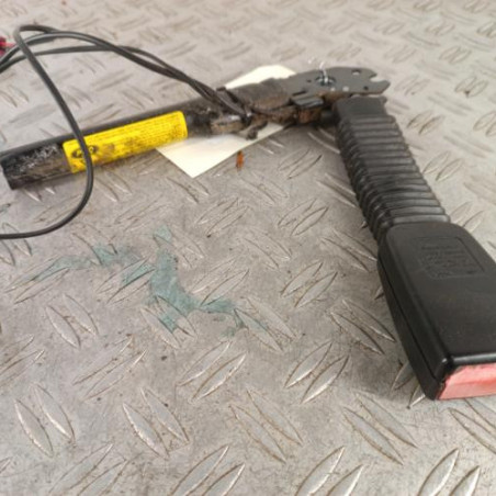 Attache ceinture avant droit FORD FOCUS 1