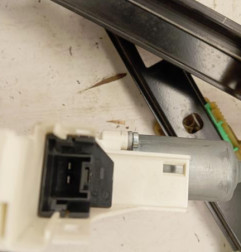 Leve vitre electrique avant droit AUDI Q3 1 Photo n°3