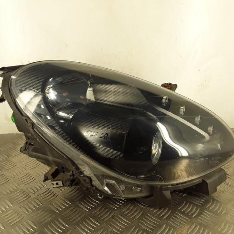 Optique avant principal droit (feux)(phare) ALFA ROMEO GIULIETTA 2