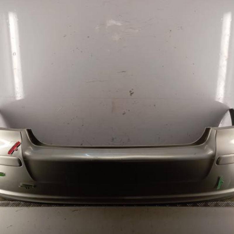 Pare choc arriere TOYOTA AVENSIS 1
