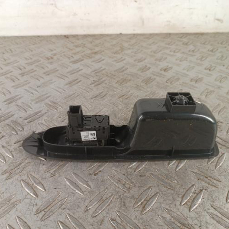 Interrupteur de leve vitre arriere gauche CITROEN C4 2