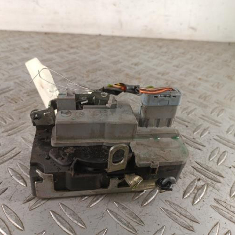 Serrure avant gauche PEUGEOT 206+ Serrure avant gauche PEUGEOT 206+
