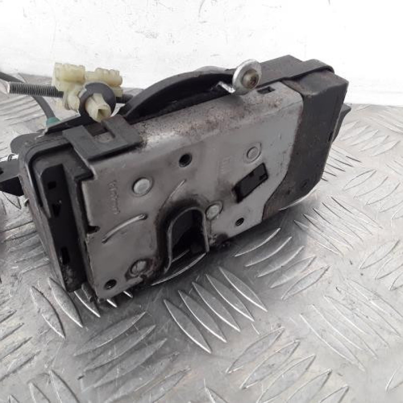 Serrure avant gauche OPEL ASTRA H