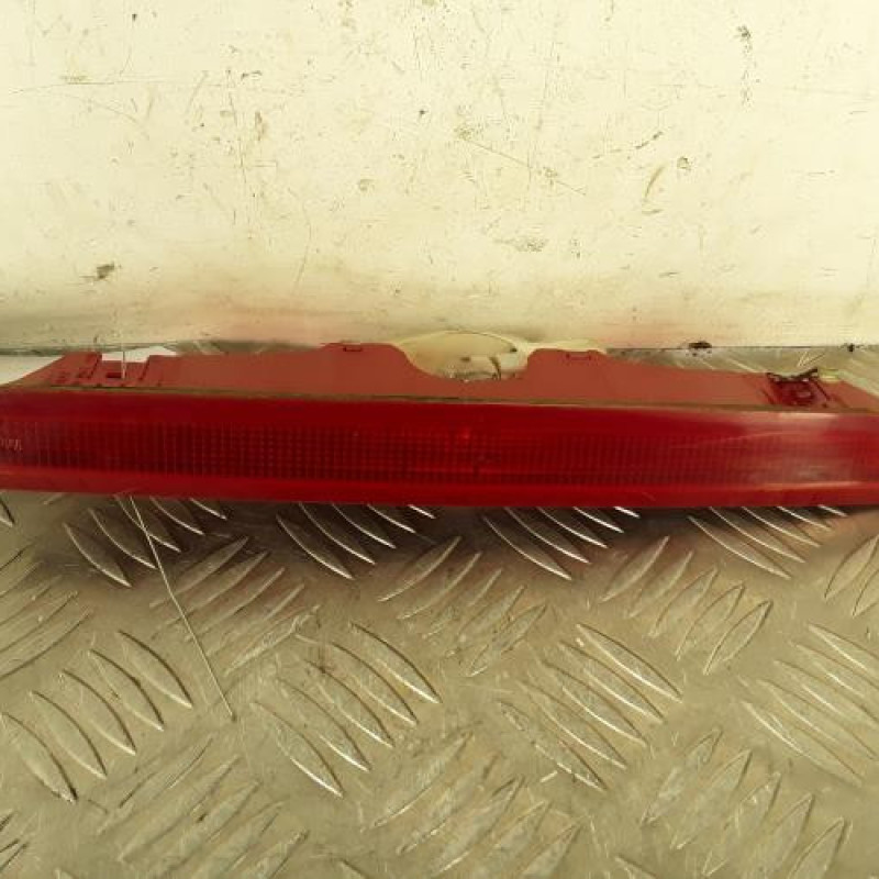 Feu arriere stop central RENAULT LAGUNA 2 Feu arriere stop central RENAULT LAGUNA 2