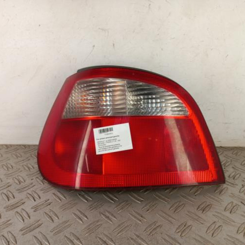 Feu arriere principal gauche (feux) RENAULT MEGANE 1