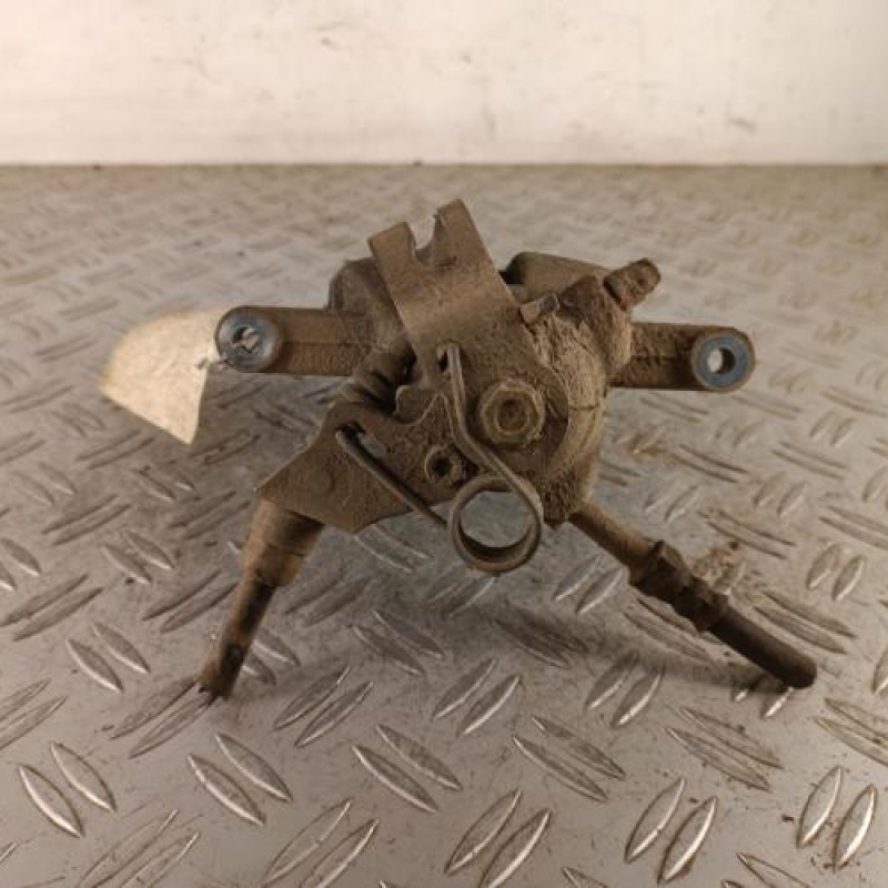 Etrier arriere gauche (freinage) VOLKSWAGEN TRANSPORTER 6