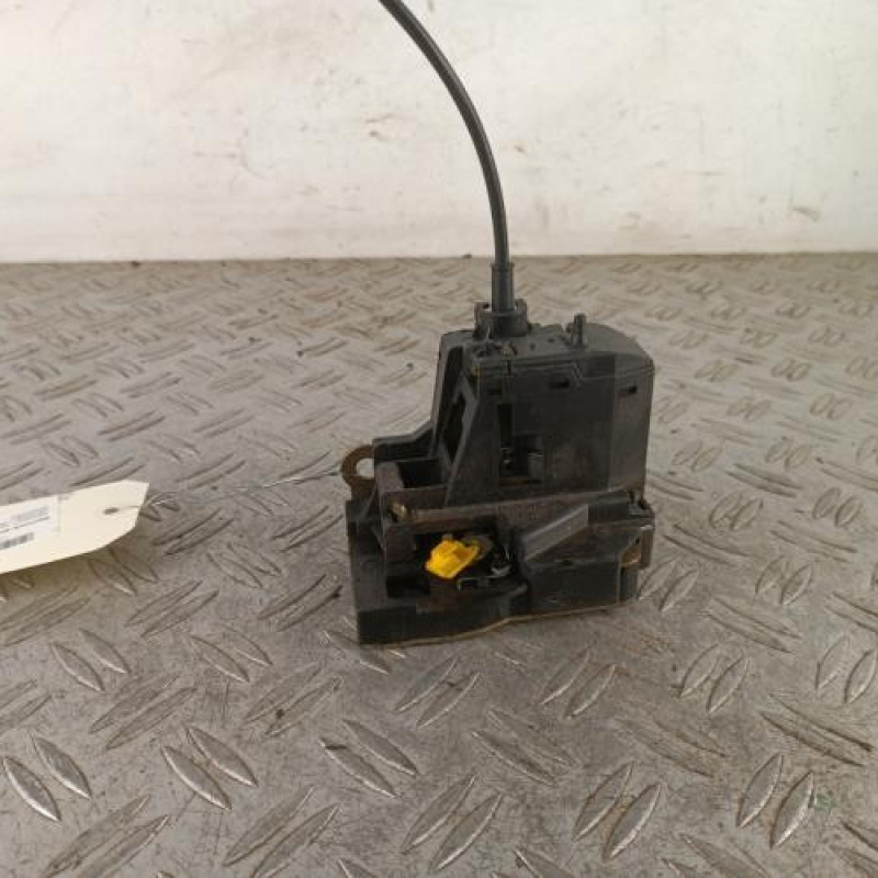 Serrure arriere gauche RENAULT MEGANE 1