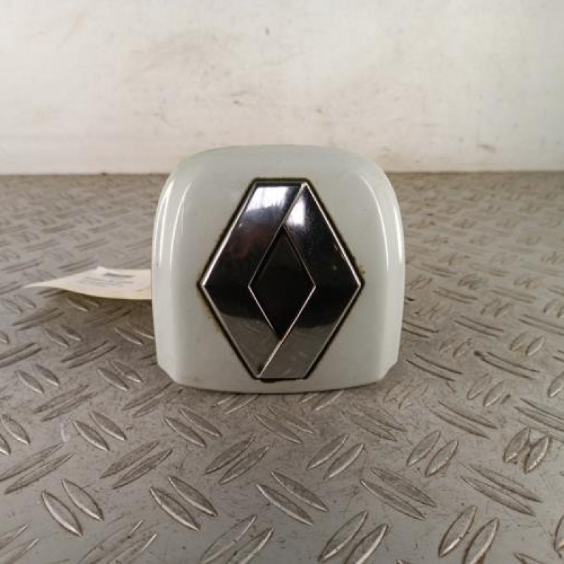 Bouton de coffre RENAULT CLIO 2 Bouton de coffre RENAULT CLIO 2