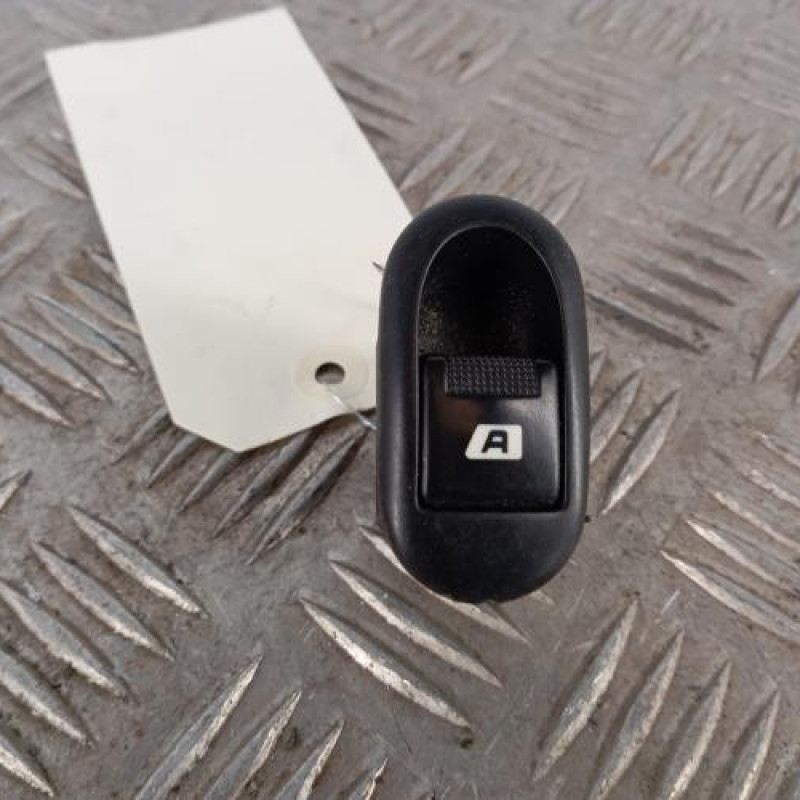 Interrupteur de leve vitre avant gauche CITROEN C3 1