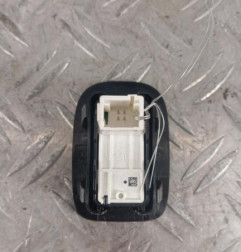 Interrupteur de leve vitre arriere gauche PEUGEOT 2008 1