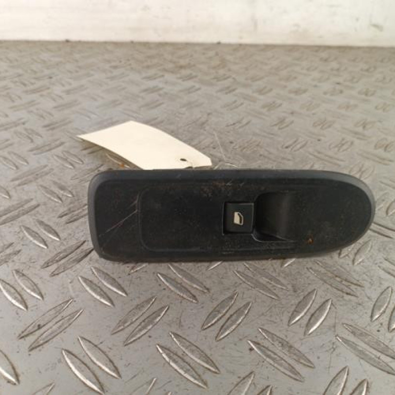 Interrupteur de leve vitre avant droit PEUGEOT 508 1 SW