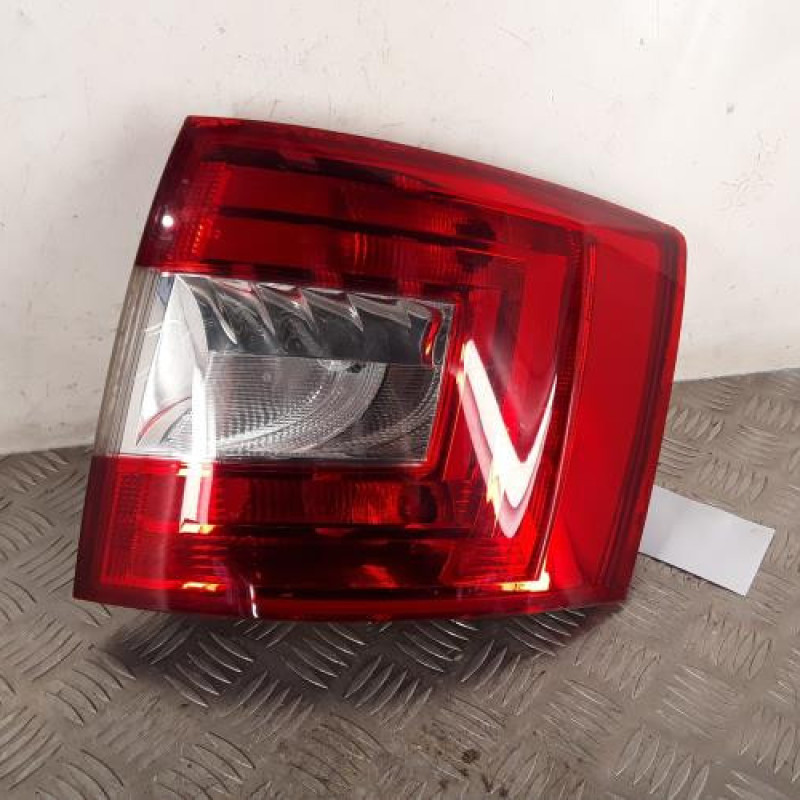 Feu arriere principal droit (feux) SKODA OCTAVIA 3 Feu arriere principal droit (feux) SKODA OCTAVIA 3