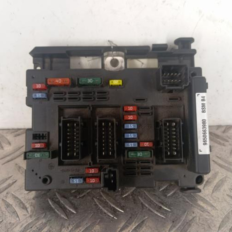 Boitier servitude moteur (BSM) PEUGEOT 307 Boitier servitude moteur (BSM) PEUGEOT 307