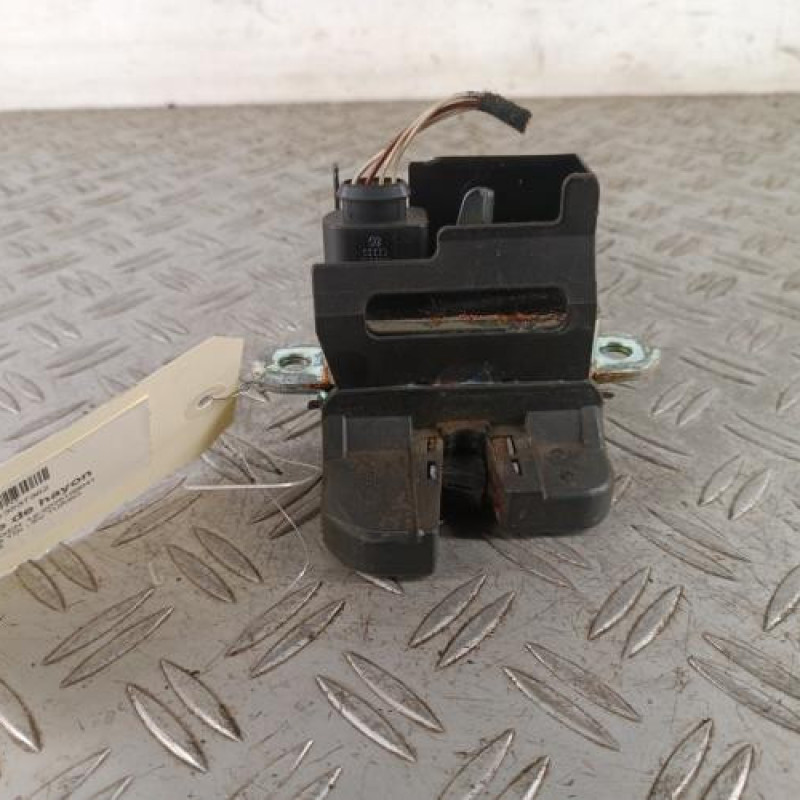 Serrure de hayon VOLKSWAGEN GOLF 5