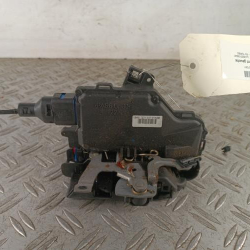 Serrure avant gauche VOLKSWAGEN GOLF 5 Serrure avant gauche VOLKSWAGEN GOLF 5