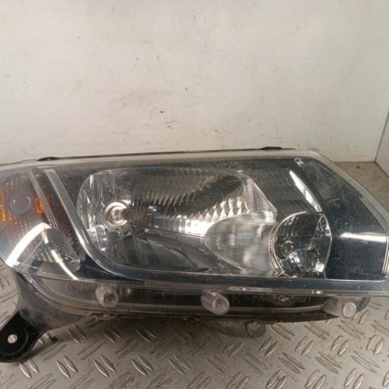 Optique avant principal droit (feux)(phare) DACIA SANDERO 2