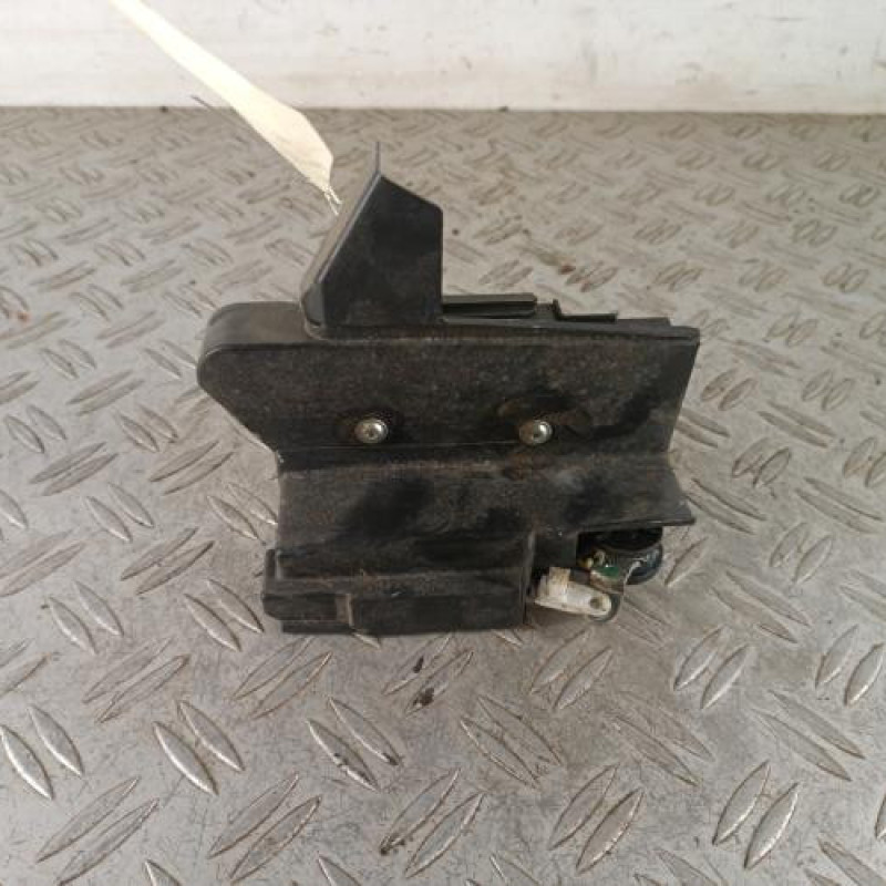 Serrure avant droit DACIA SANDERO 2 Serrure avant droit DACIA SANDERO 2