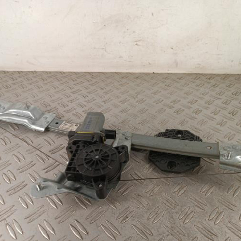 Leve vitre electrique avant droit DACIA SANDERO 2