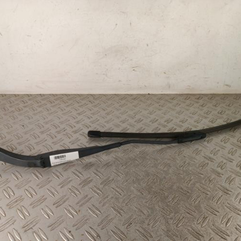 Bras essuie glace avant gauche DACIA SANDERO 2