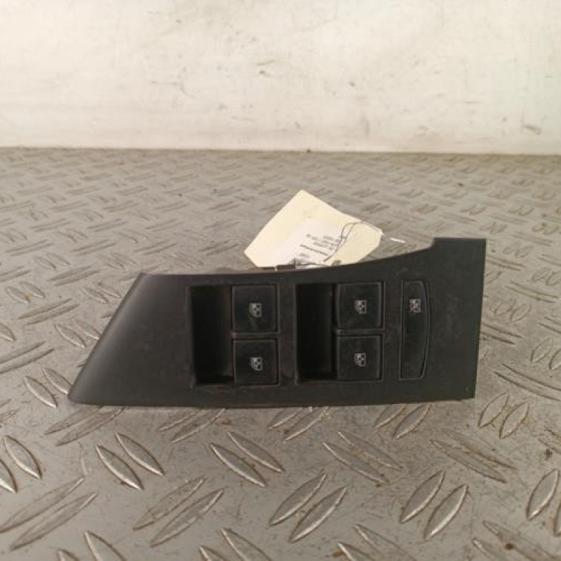 Interrupteur de leve vitre avant gauche OPEL ASTRA J