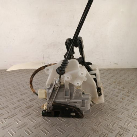 Serrure avant droit VOLKSWAGEN PASSAT 6