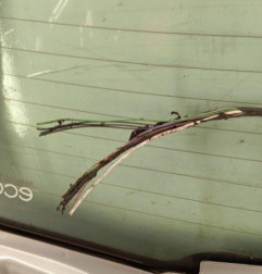 Malle/Hayon arriere RENAULT CLIO 3 Photo n°7