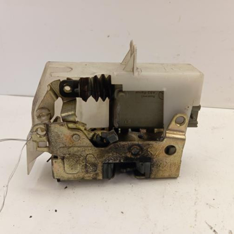 Serrure arriere gauche RENAULT CLIO 2