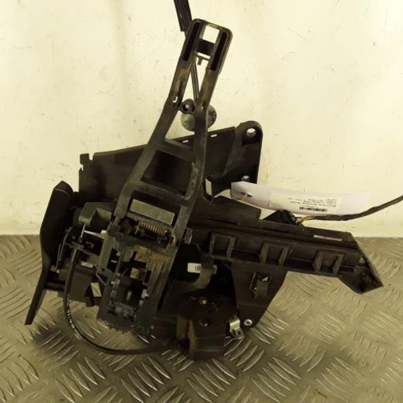 Serrure arriere droit FORD C-MAX 1 Serrure arriere droit FORD C-MAX 1