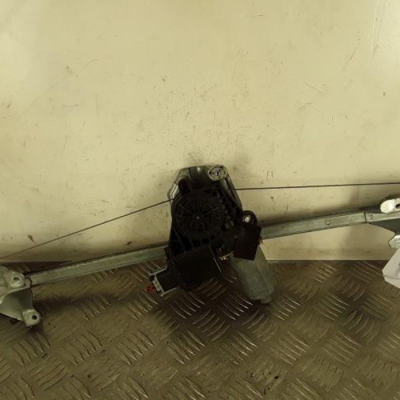 Leve vitre electrique arriere droit OPEL ZAFIRA A