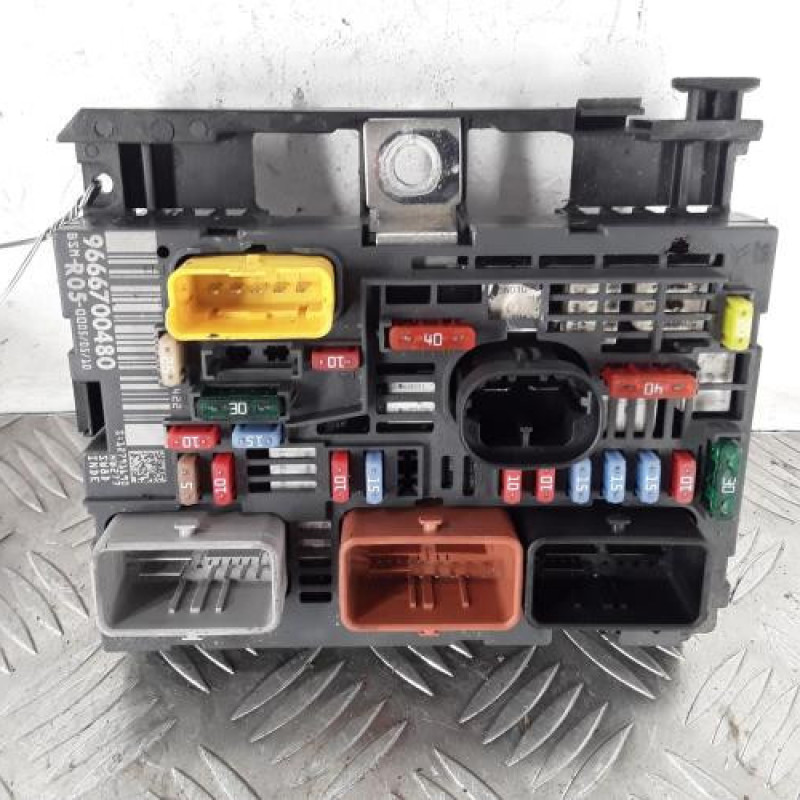 Boitier servitude moteur (BSM) PEUGEOT 308 1 Boitier servitude moteur (BSM) PEUGEOT 308 1