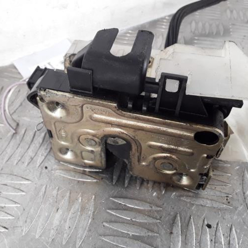 Serrure avant gauche RENAULT CLIO 2