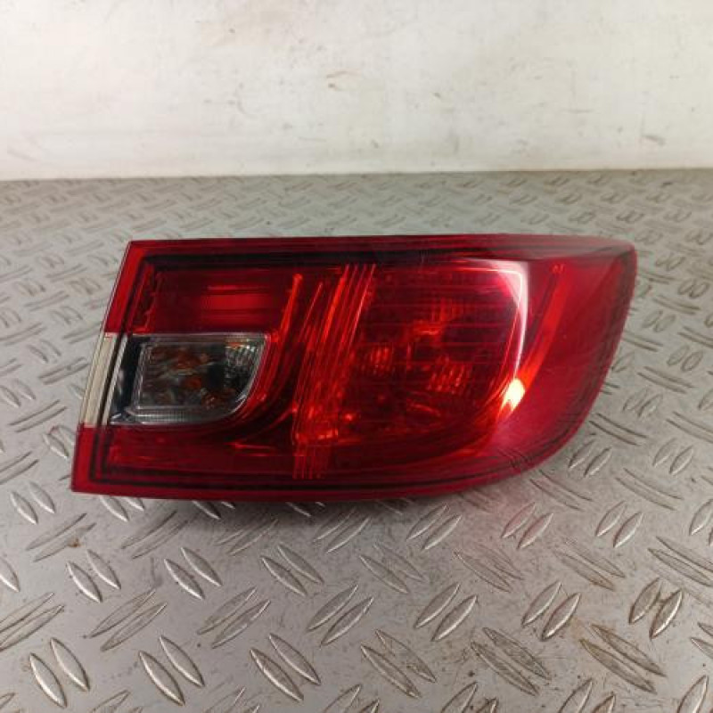 Feu arriere principal droit (feux) RENAULT CLIO 4 Feu arriere principal droit (feux) RENAULT CLIO 4